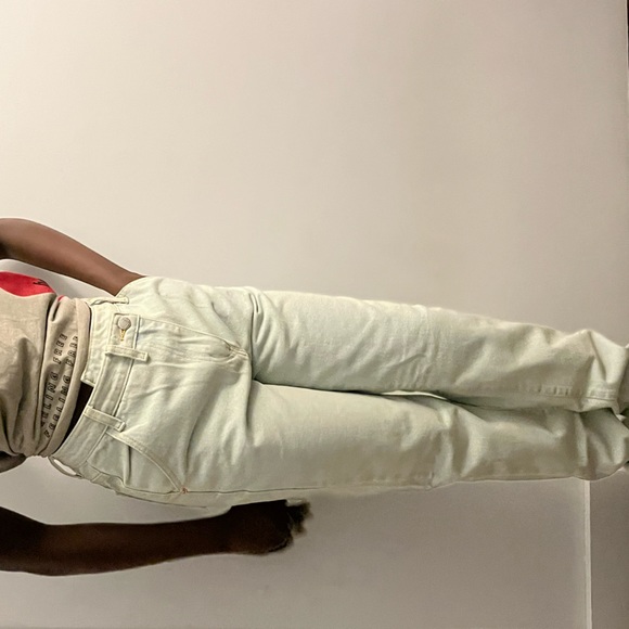 Never wear brand new the quality is really good I like it but it doesn’t fit - Picture 1 of 4